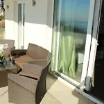 Mihaela Apartment *