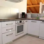 Mihaela Apartment
